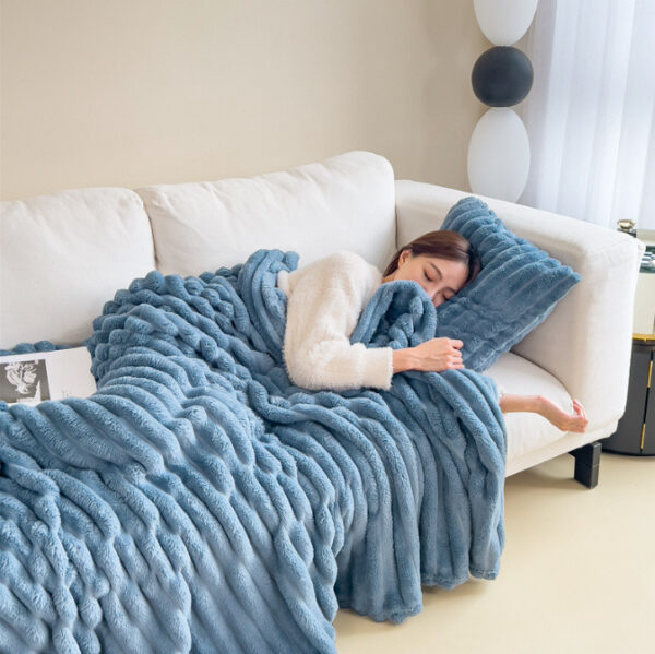 Soft Wind Bubble Velvet Blanket Warm Solid Rabbit Fur Blankets - Image 3